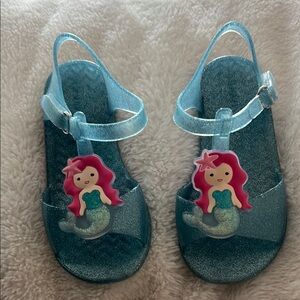 Old Navy Blue Sandals with Elastic Slip-On Design